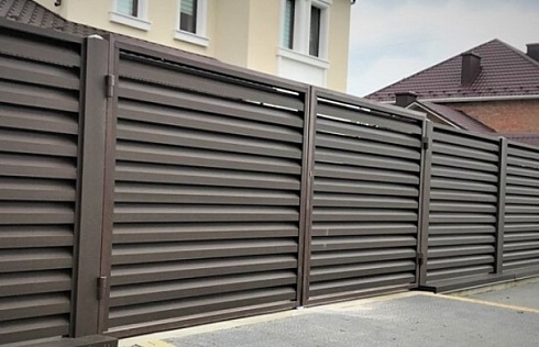 Распашные ворота жалюзи с типом заполнения Оптима 2500х1800 мм  в  Зверево! по низким ценам